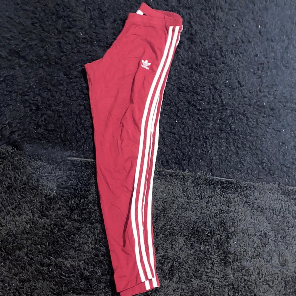 Adidas : Medium Maroon Leggings